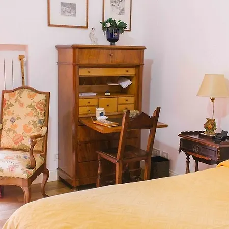 Triskeles Bed and Breakfast 4*